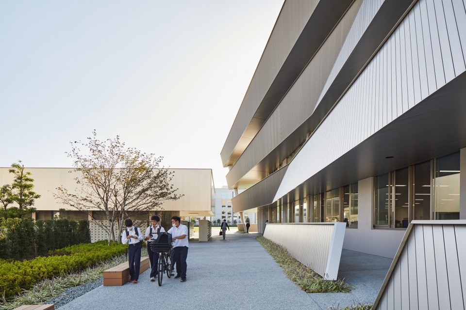 osaka gakuin university senior high school by atsushi kitagawara architects