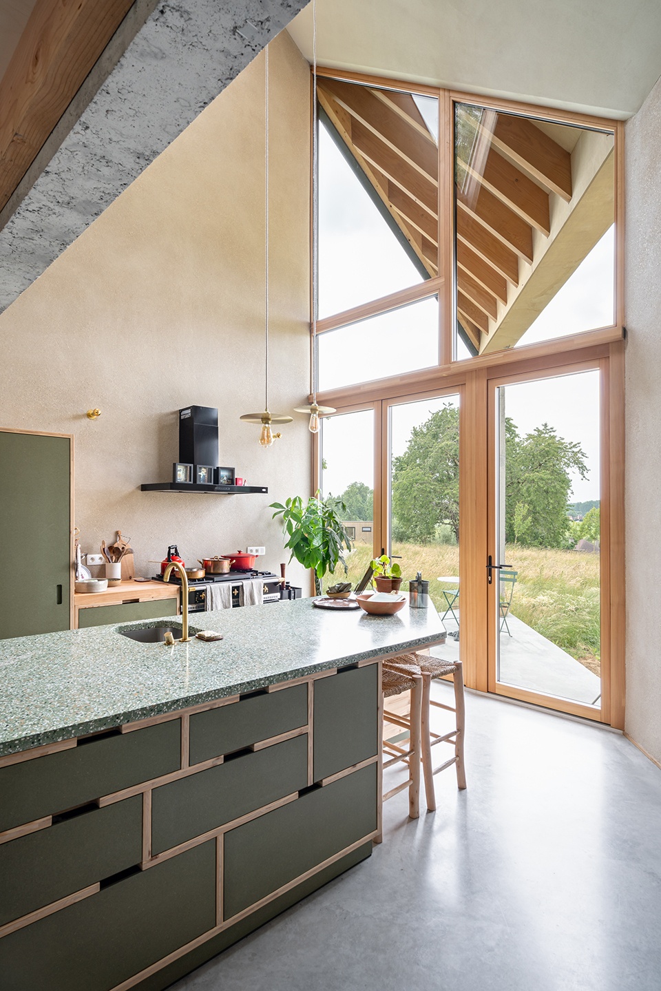 under the willow tree house by objekt architecten