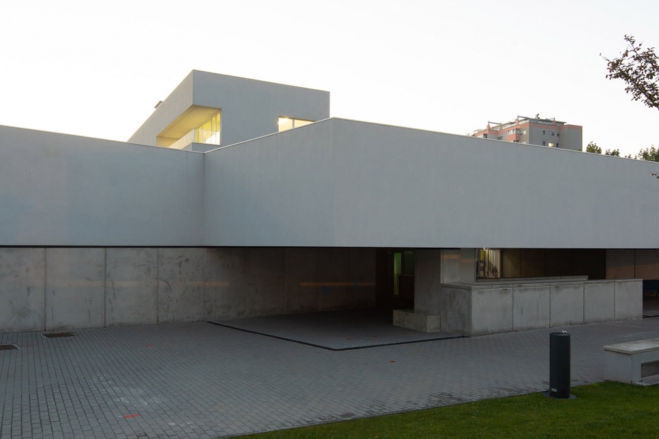 Luso Frances School by Pedro Mosca Pedro Goncalves Arquitectos