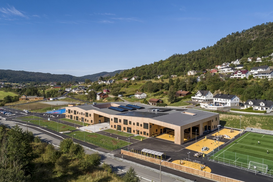 borgafjellet elementary school by link arkitektur
