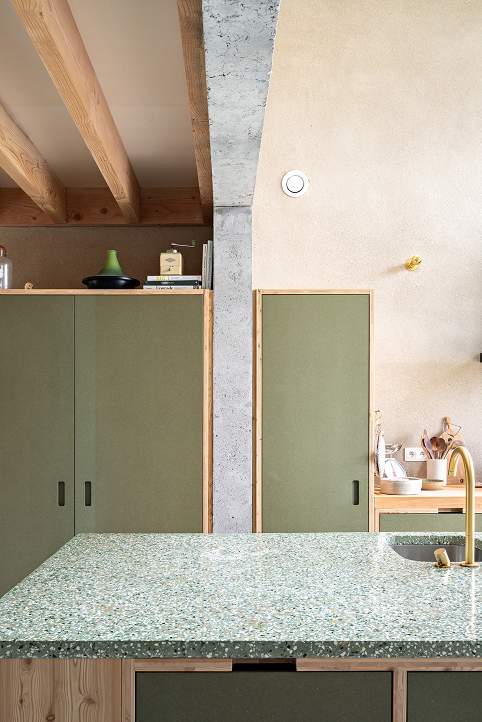under the willow tree house by objekt architecten 1