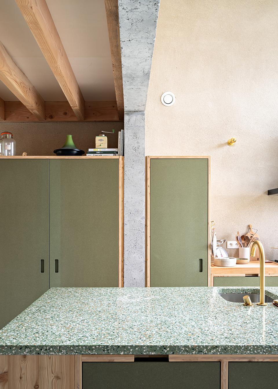 Under the Willow Tree House by Objekt Architecten 谷德设计网