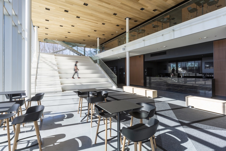 Repentigny Theater by Les architectes FABG