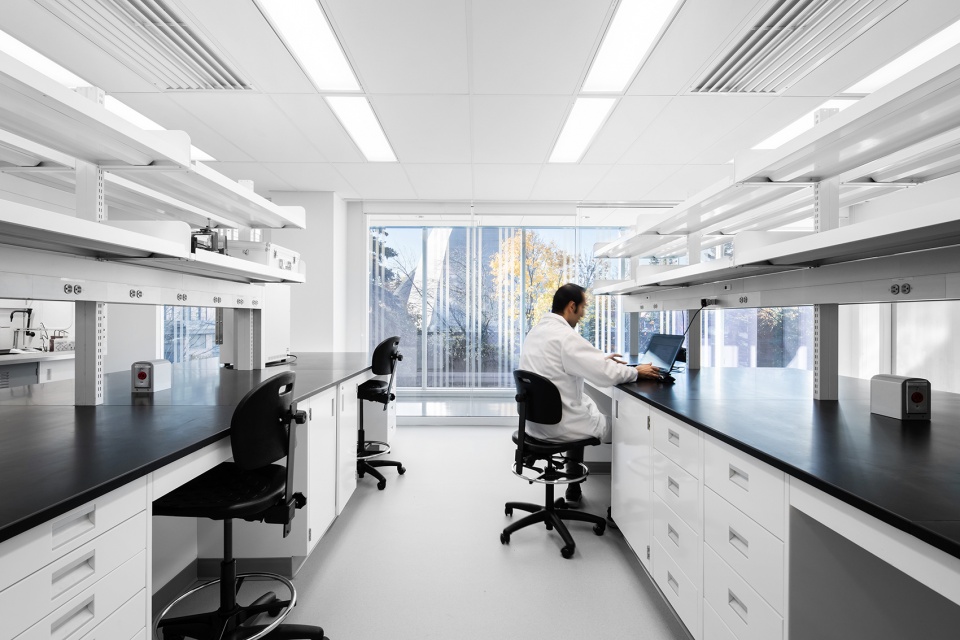 applied science hub by nfoe architectes
