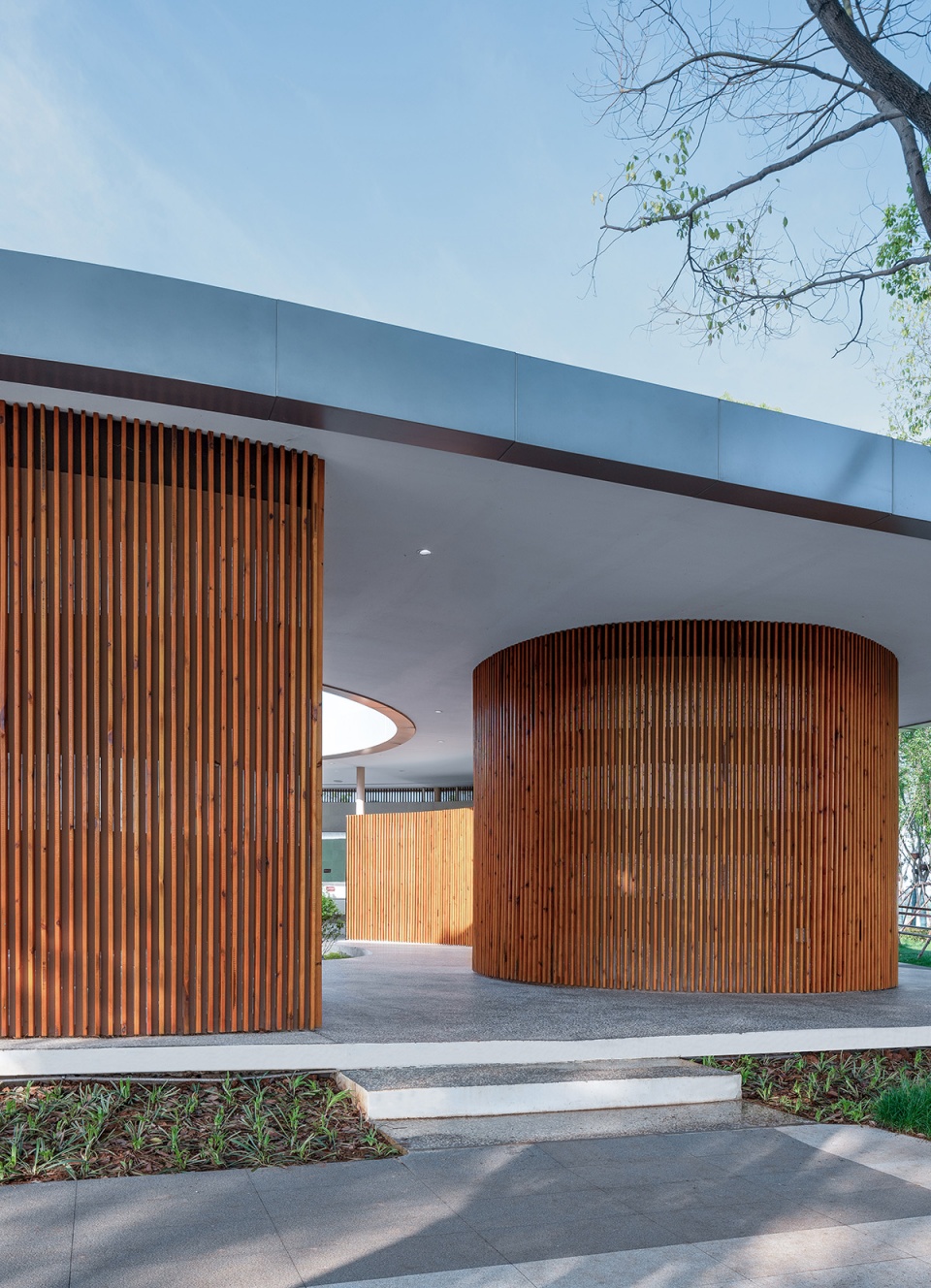 lakeside rest station landscape public toilet of liangzi lake by upa