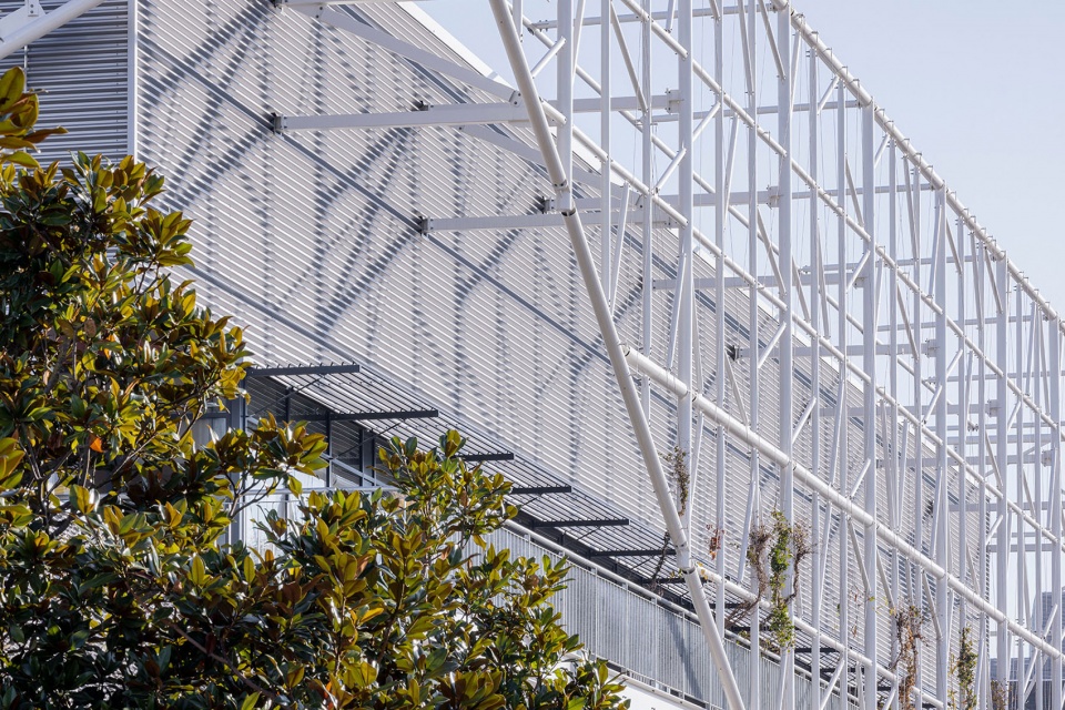 restructuring of the selective collection sorting center in nanterre by le devehat vuarnesson architectes
