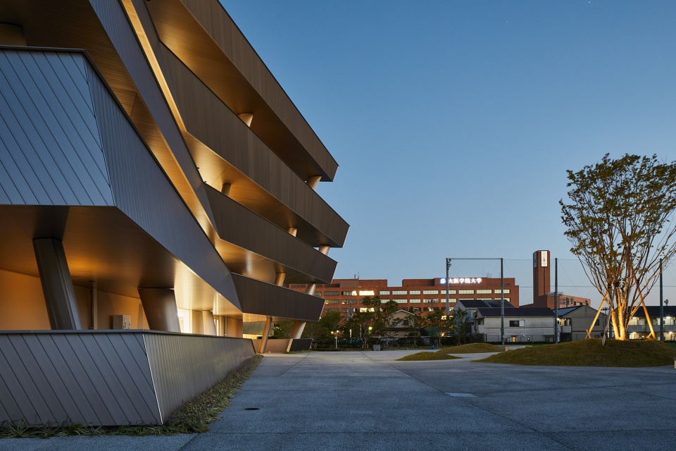 osaka gakuin university senior high school by atsushi kitagawara architects
