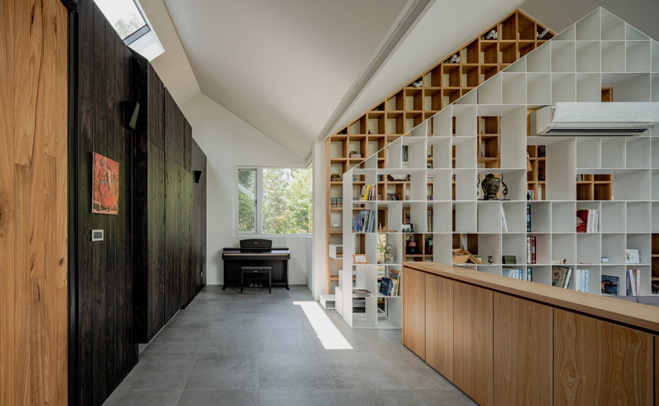 Under the roof House by Emerge Architects