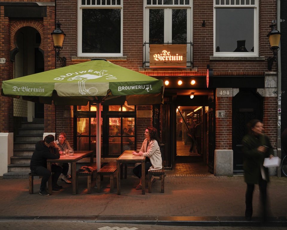 biertuin centrum by studio modijefsky