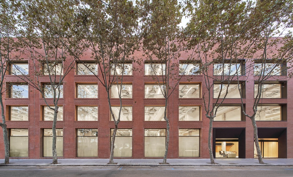 joan miro office building by gca architects