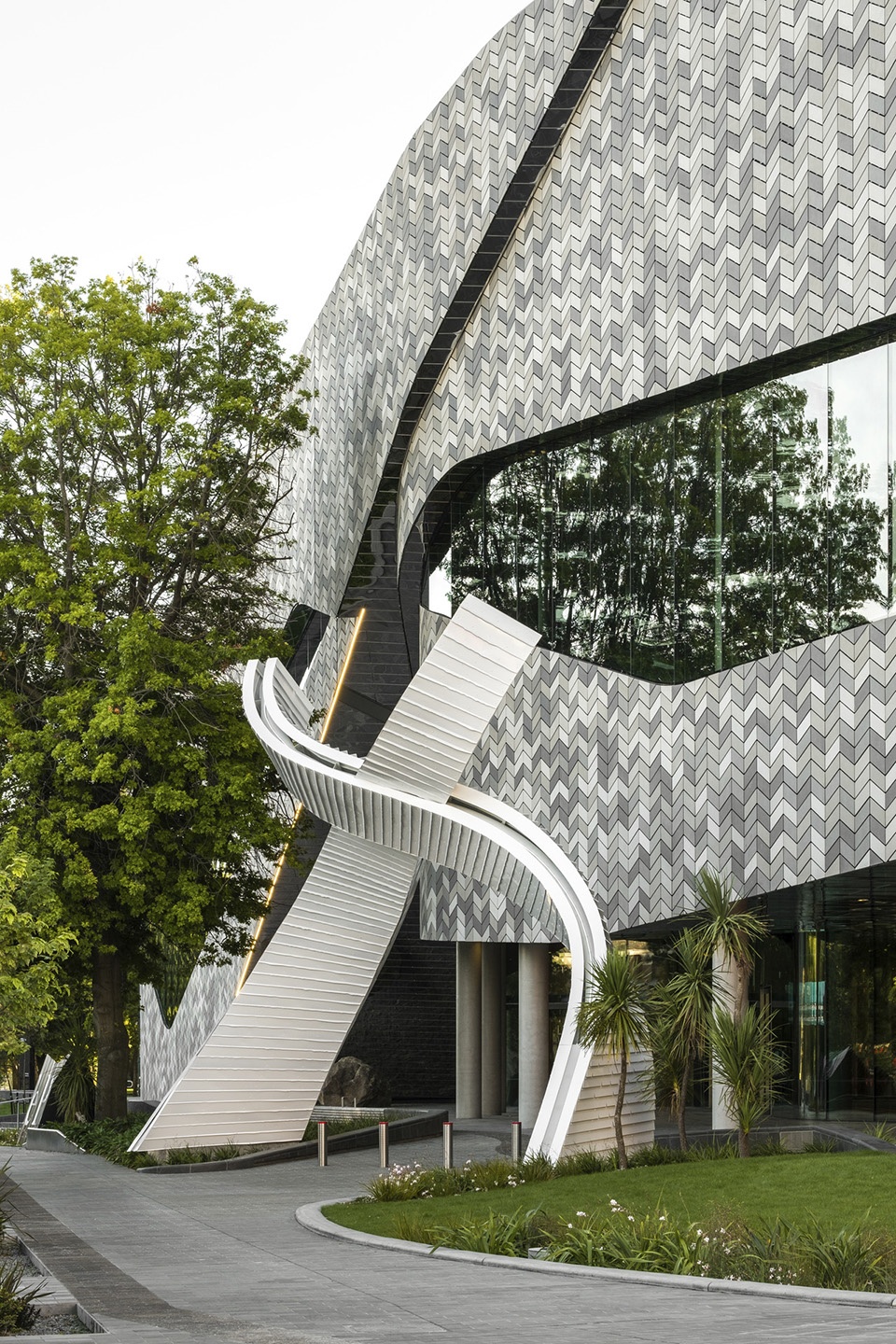 te pae christchurch convention and exhibition centre by woods bagot