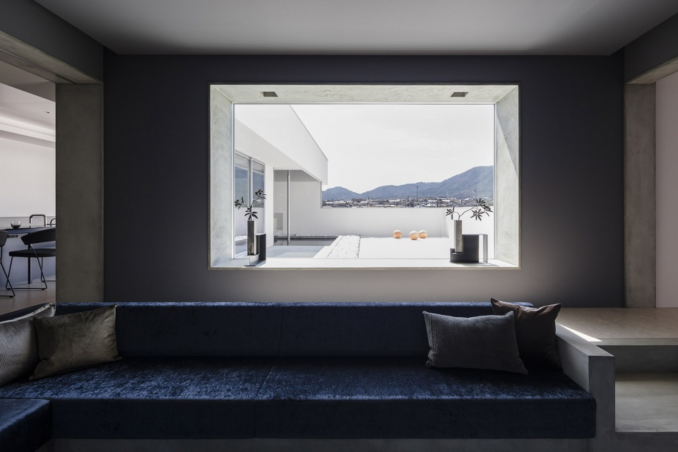 hilltop house by formkouchi kimura architects