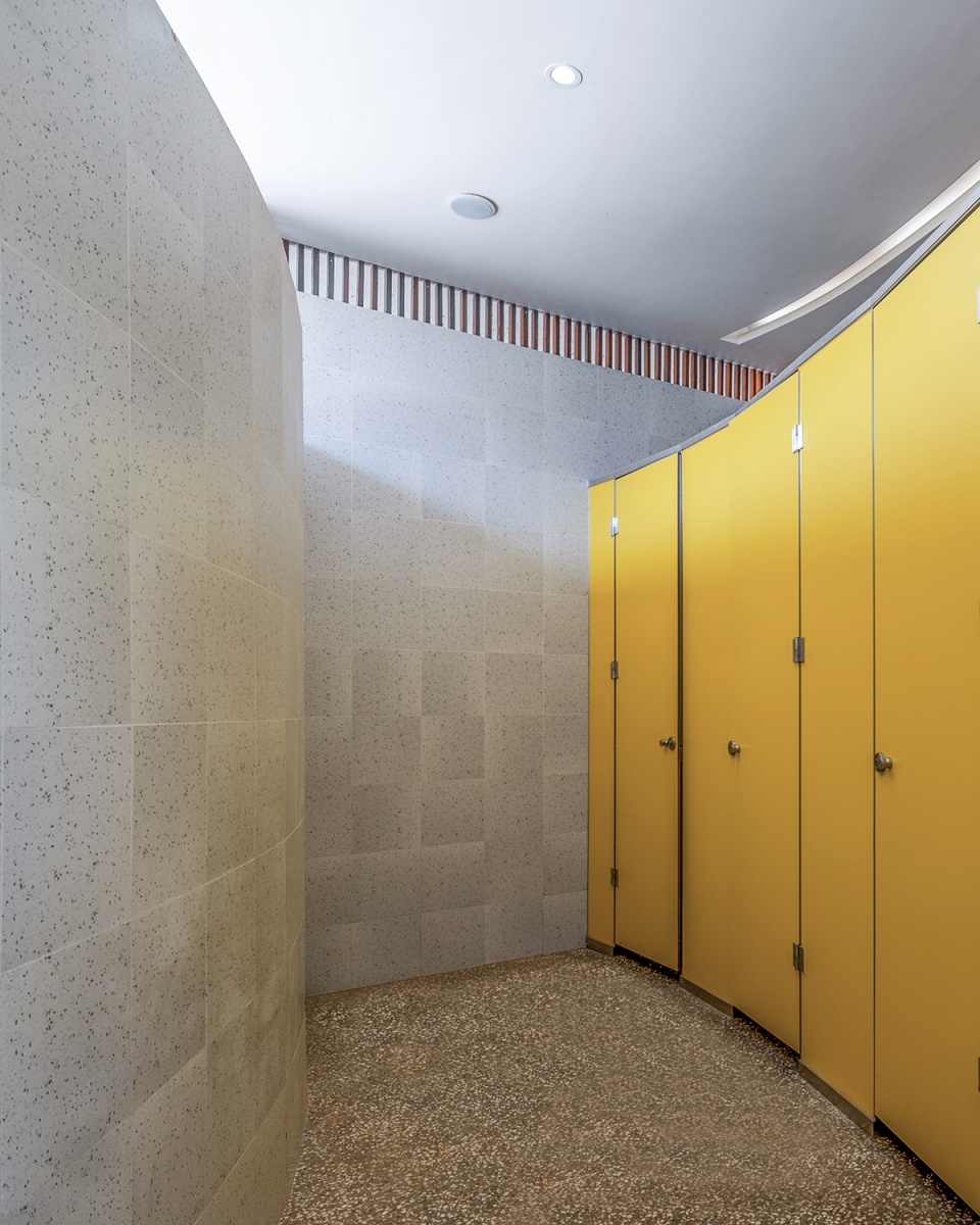 lakeside rest station landscape public toilet of liangzi lake by upa