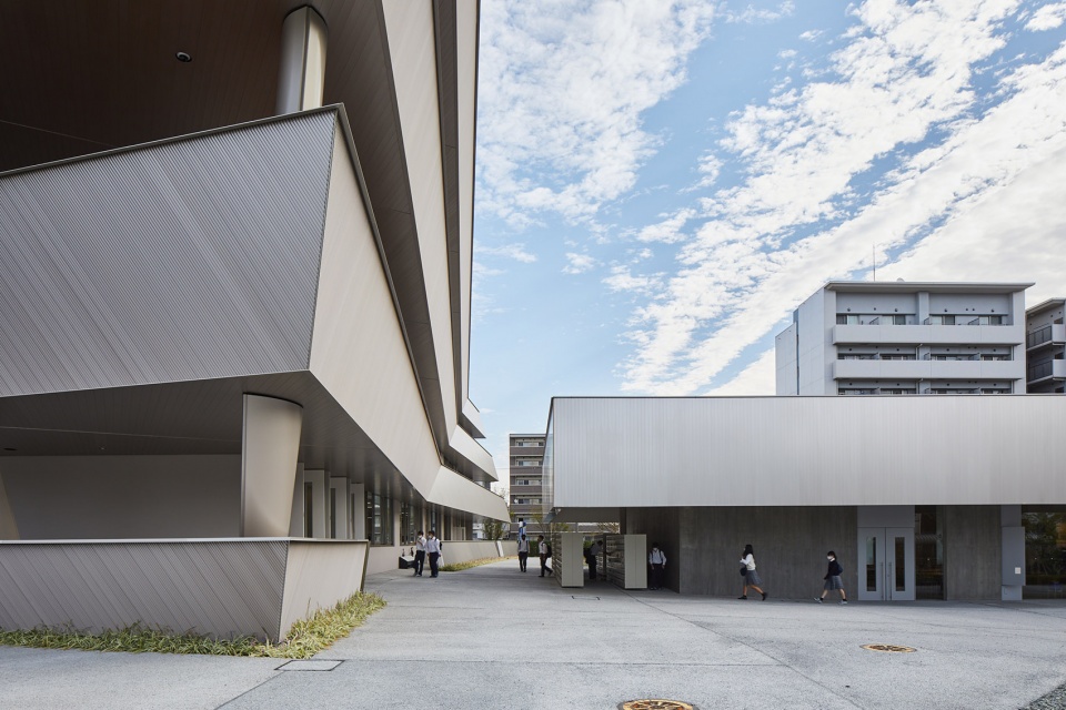 osaka gakuin university senior high school by atsushi kitagawara architects
