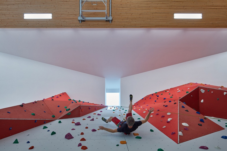 Hrozenkov Primary School Sports Hall by Consequence forma architects