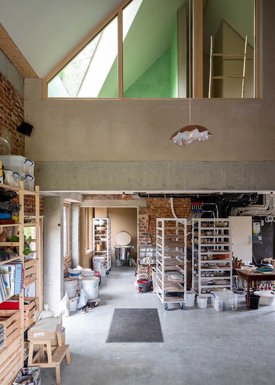 under the willow tree house by objekt architecten