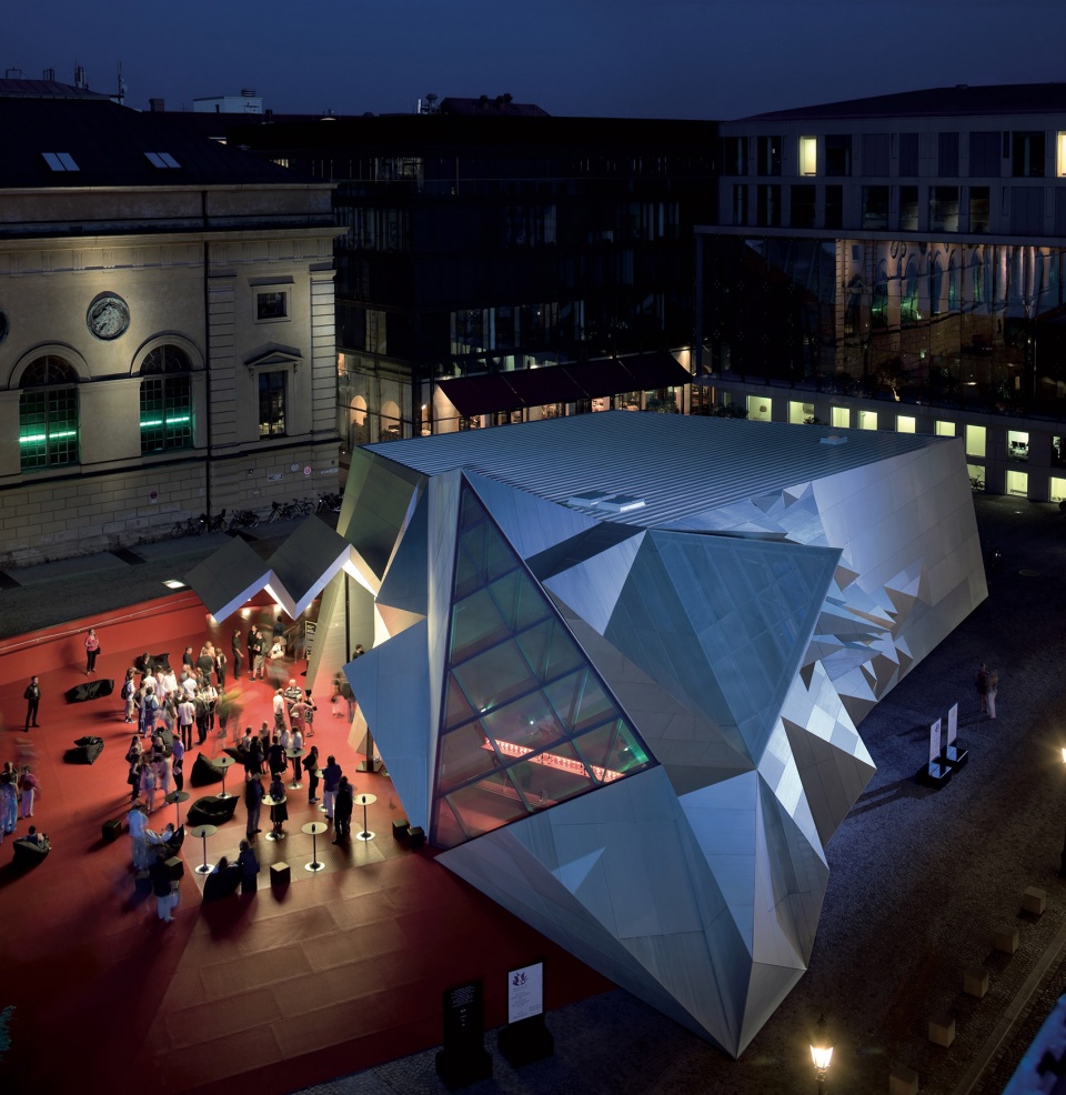 Pavilion 21 MINI Opera Space COOP HIMMELBLAU
