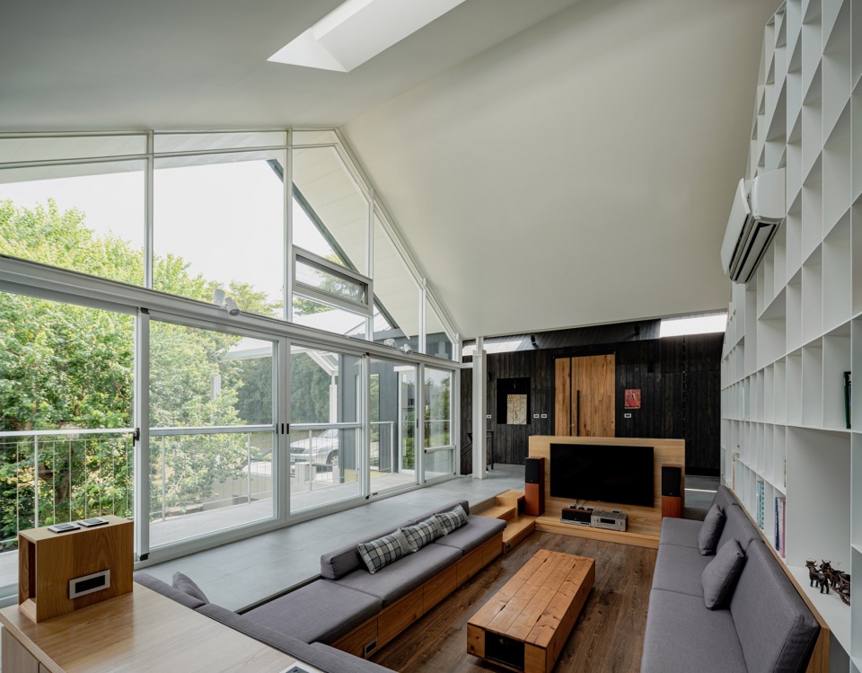 Under the roof House by Emerge Architects