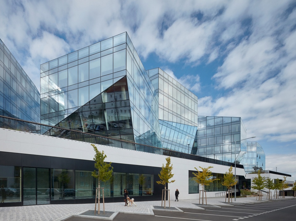 borislavka centre by aulik fiser architekti