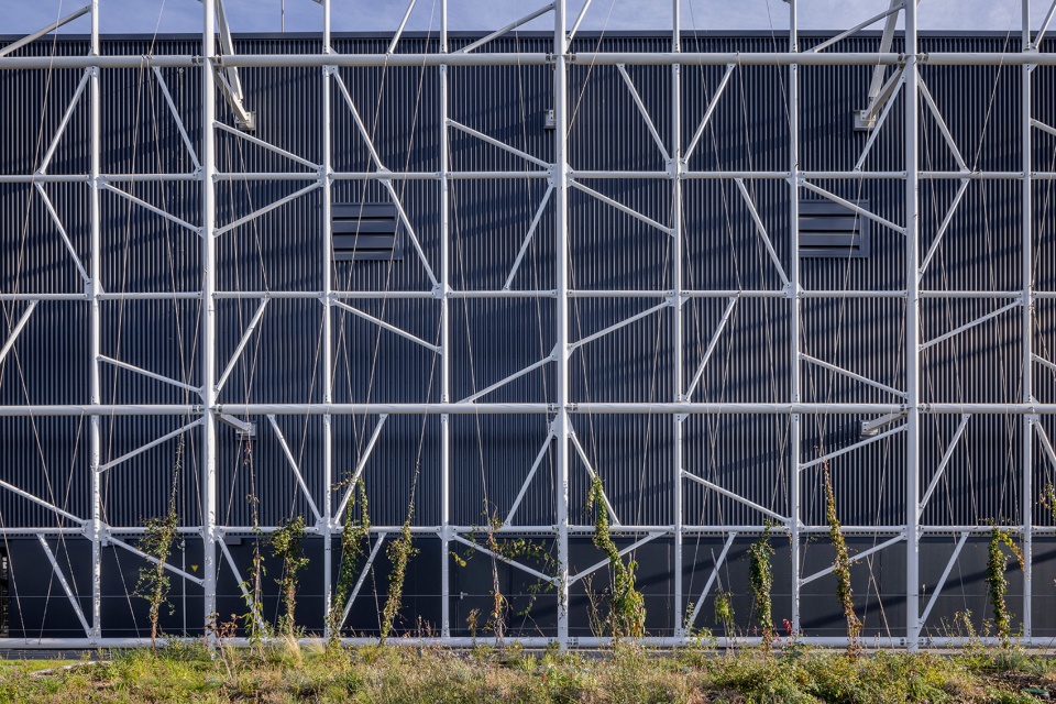restructuring of the selective collection sorting center in nanterre by le devehat vuarnesson architectes