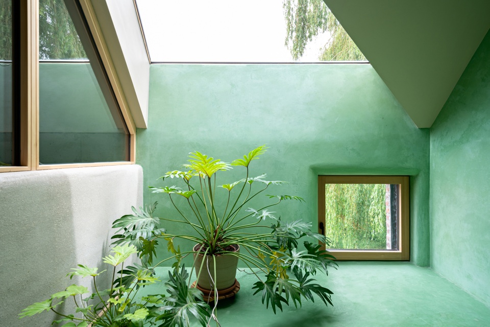 under the willow tree house by objekt architecten