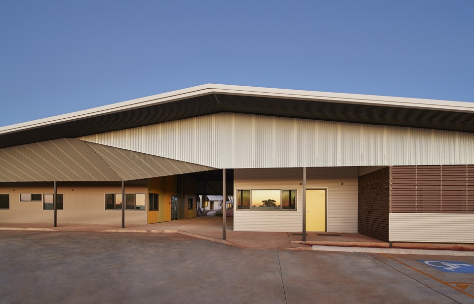 fitzroy crossing renal hostel by iredale pedersen hook