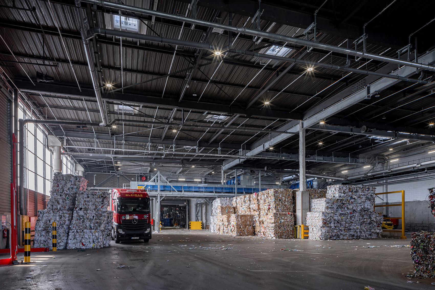 Restructuring of the selective collection sorting center in Nanterre by Le Dévéhat Vuarnesson