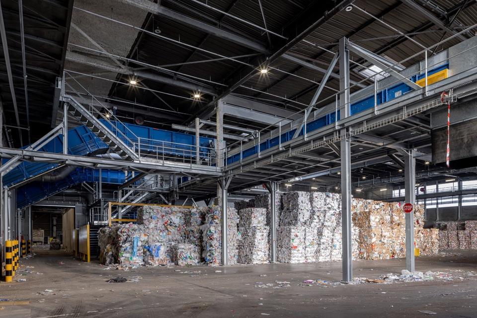 restructuring of the selective collection sorting center in nanterre by le devehat vuarnesson architectes