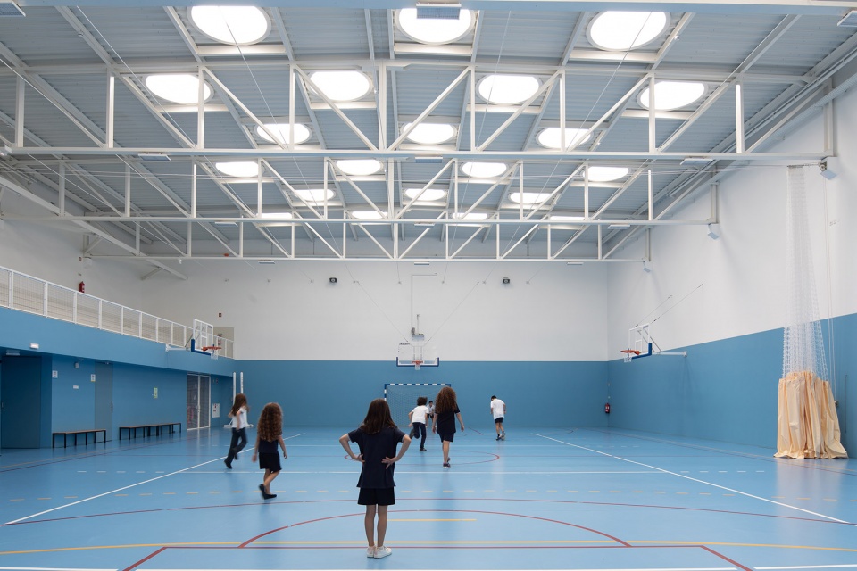Luso Frances School by Pedro Mosca Pedro Goncalves Arquitectos