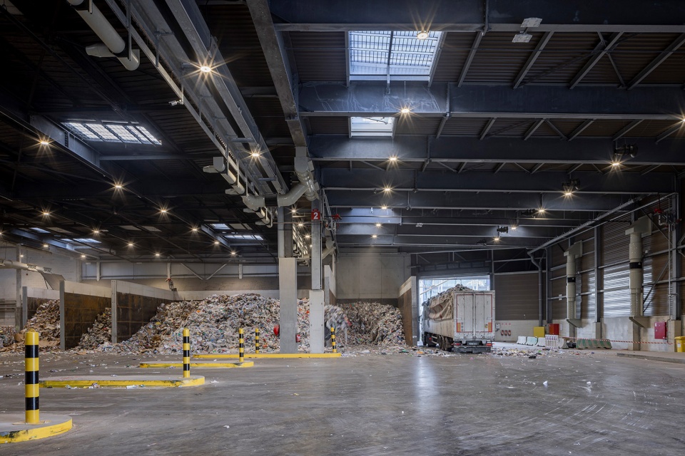 restructuring of the selective collection sorting center in nanterre by le devehat vuarnesson architectes