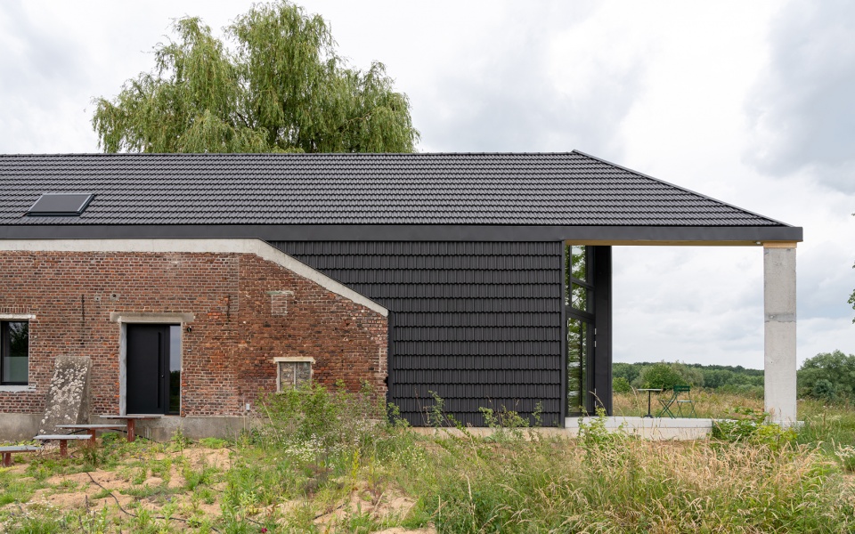 under the willow tree house by objekt architecten 1