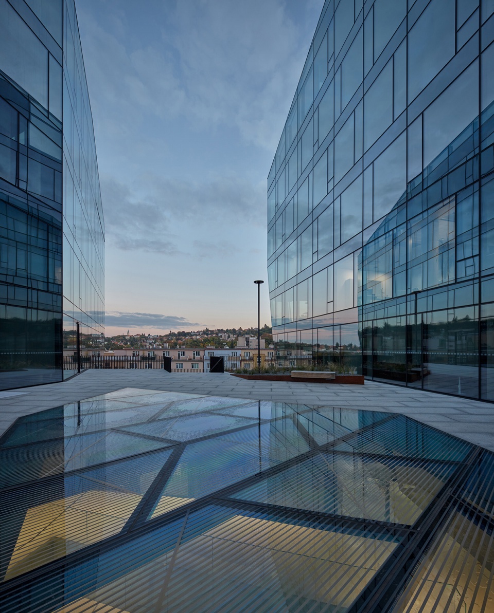 borislavka centre by aulik fiser architekti