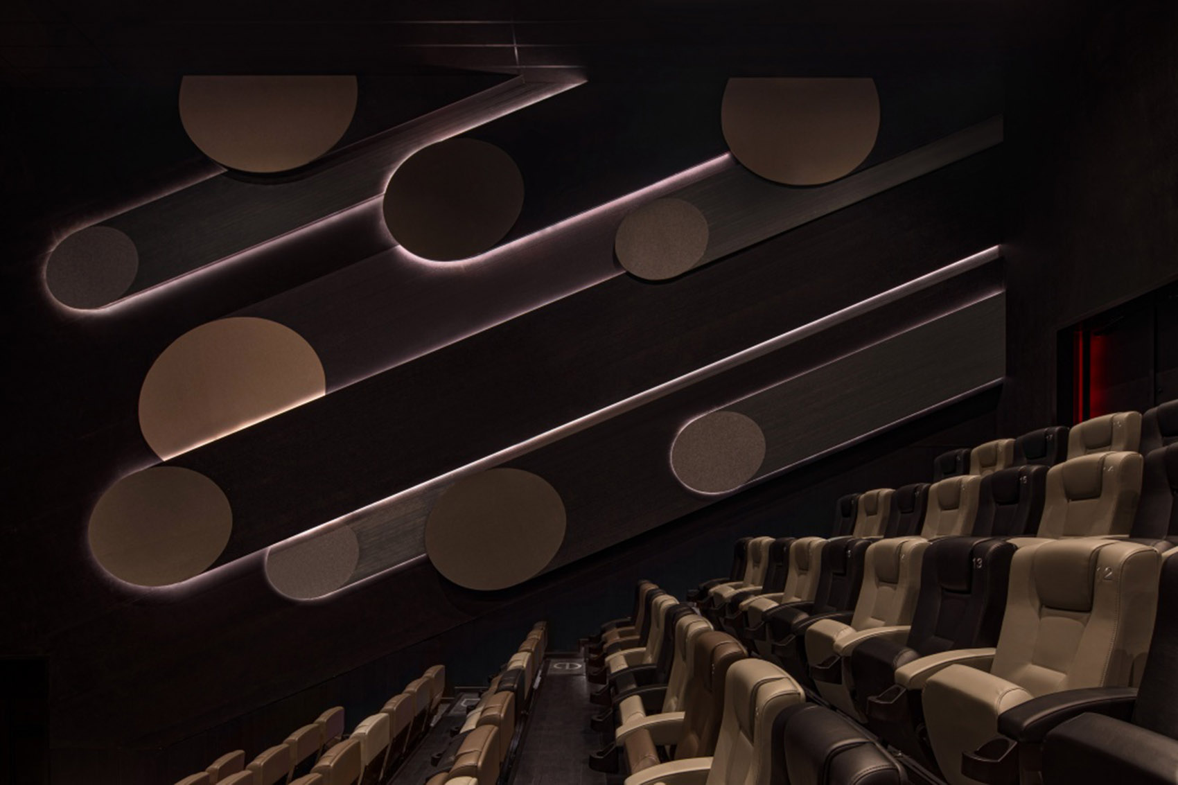 Longgang Vanke Plaza CINESKY Cinema, China by Oft Interiors - 谷德设计网