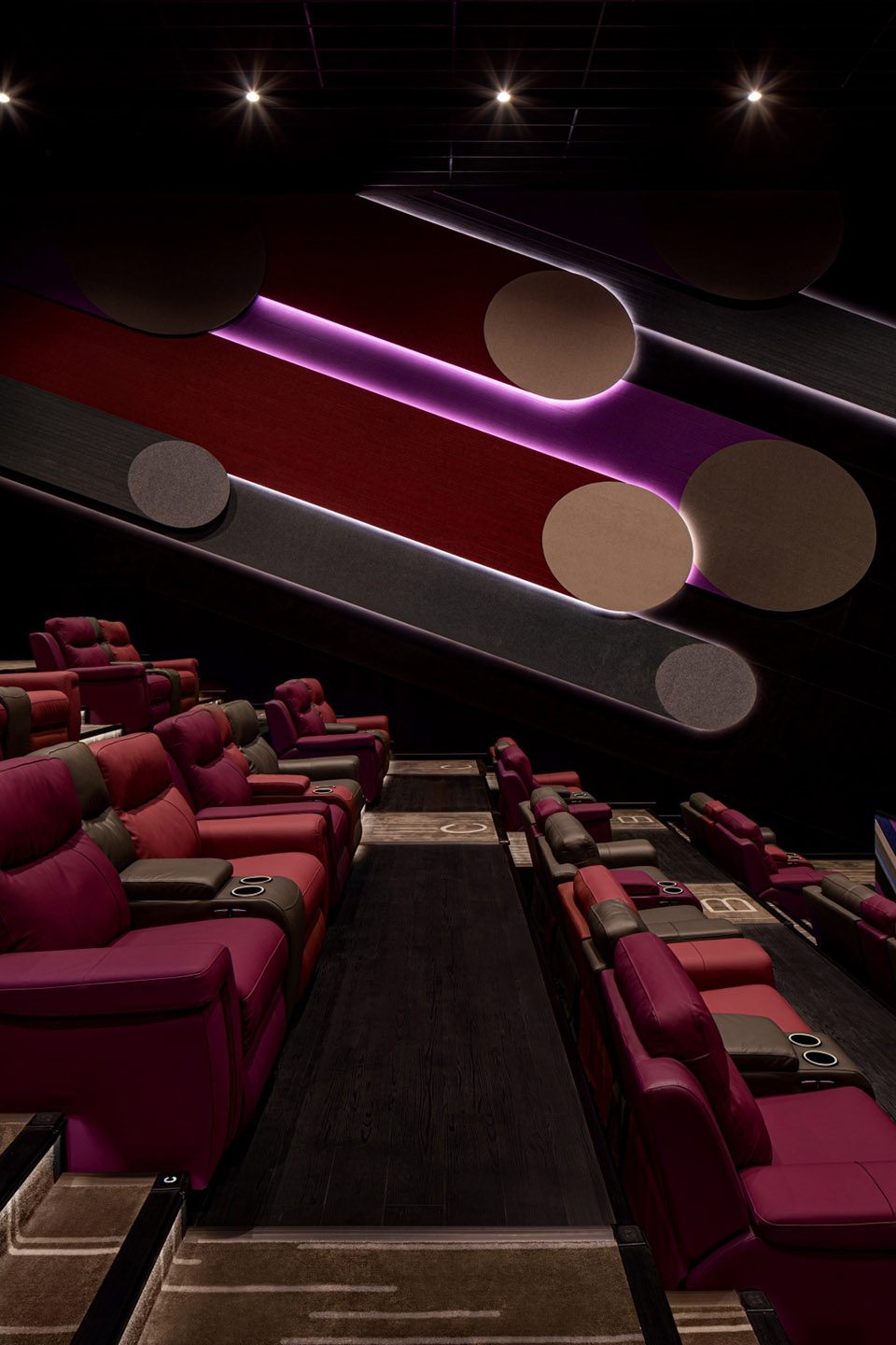 Longgang Vanke Plaza CINESKY Cinema, China by Oft Interiors - 谷德设计网