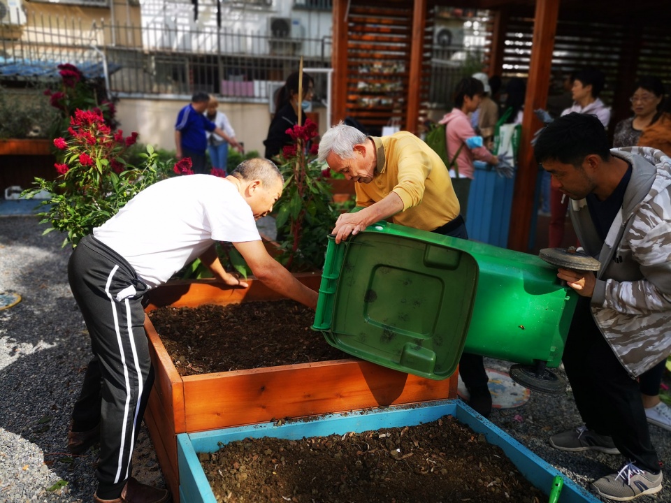 rumble community garden liu yuelai