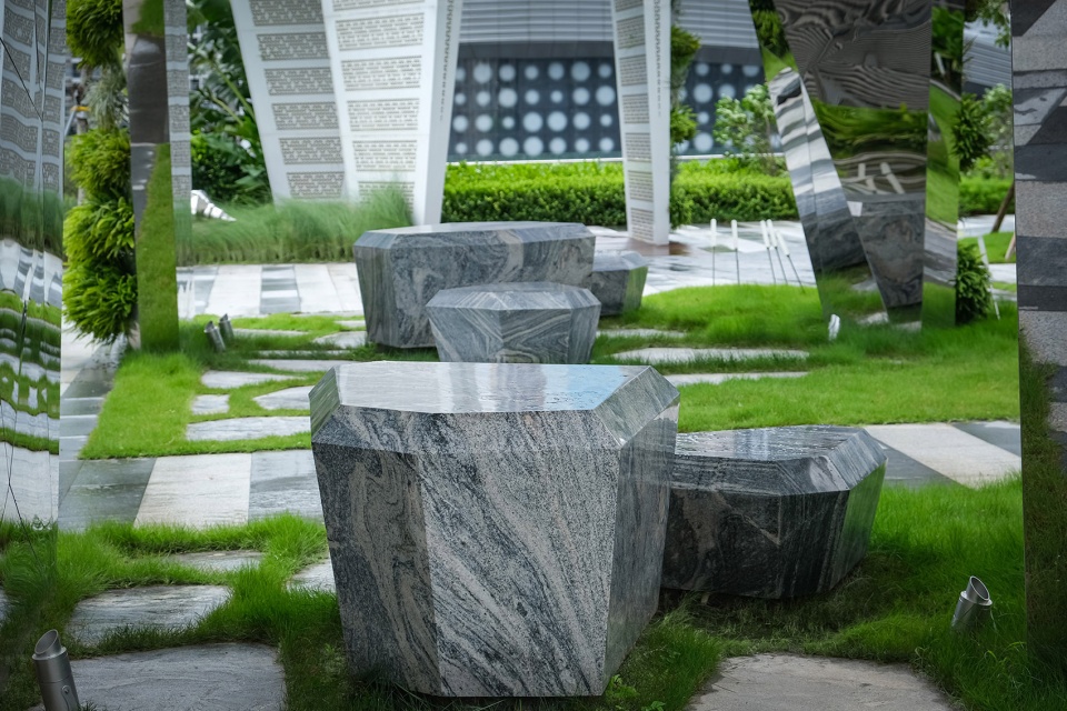 shenzhen shuibei jewelry art garden by loopstudio