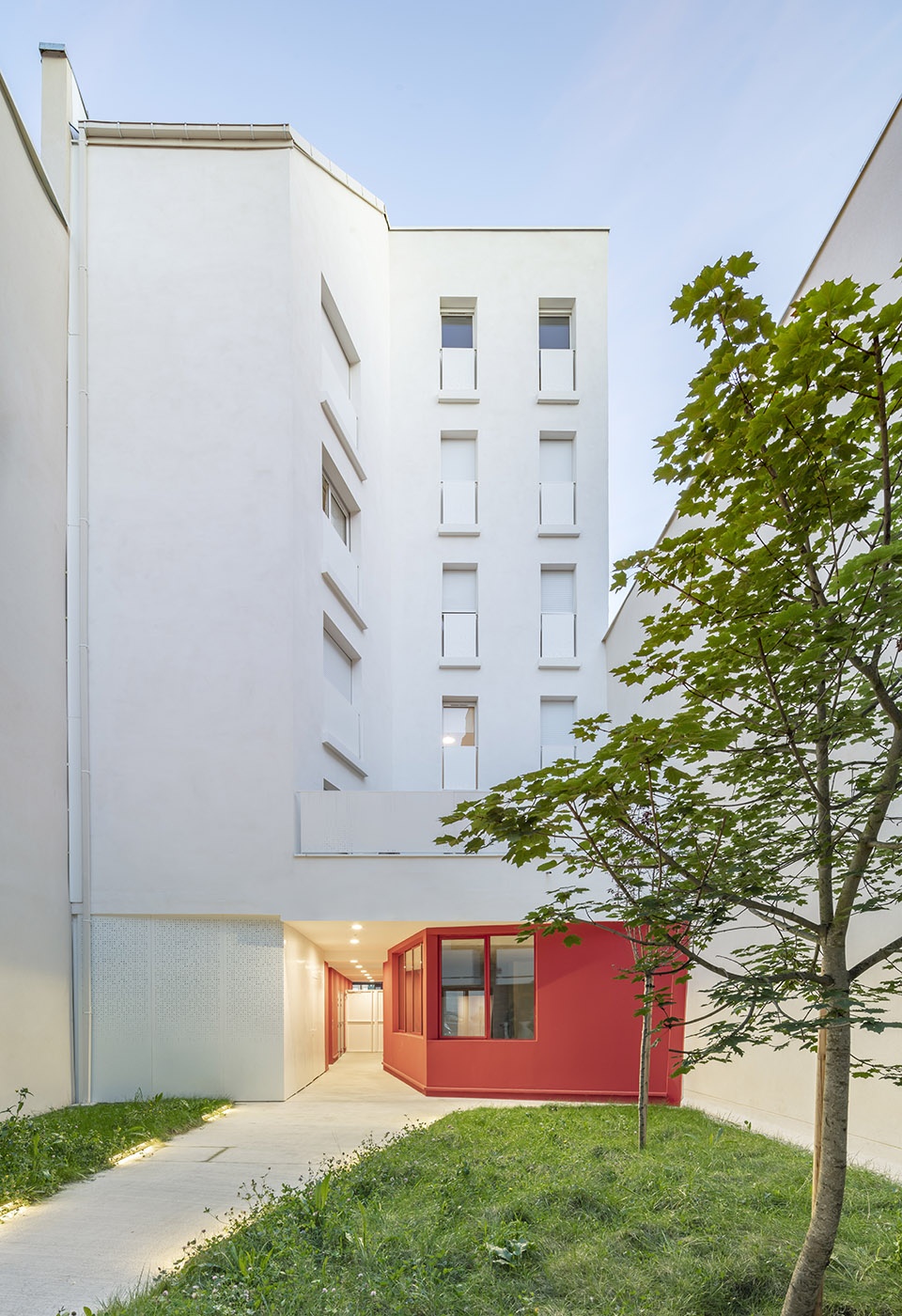 street and garden paris by rh architecture