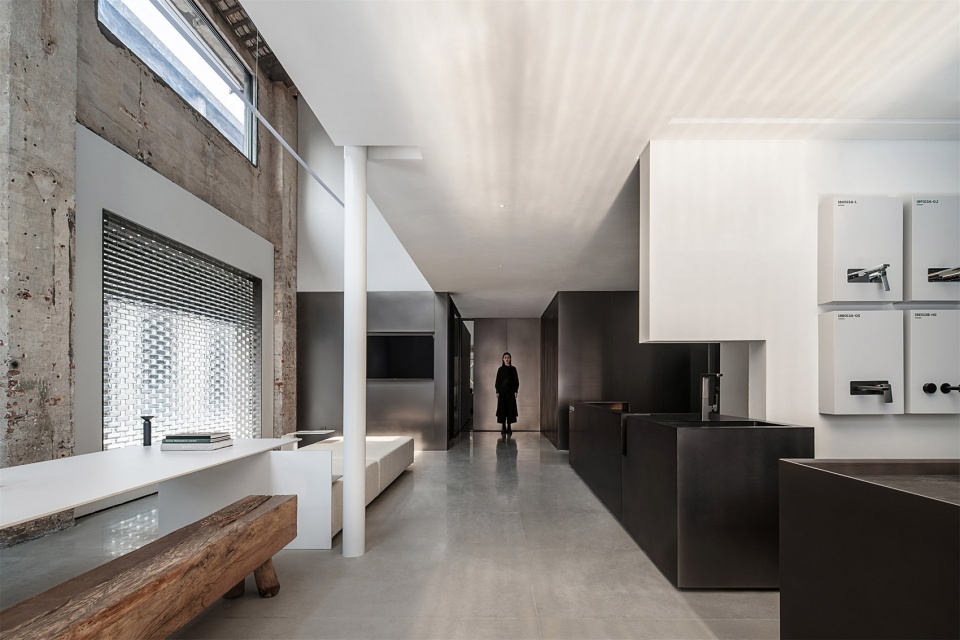 GABO GALLERY LEW ASSOCIATES