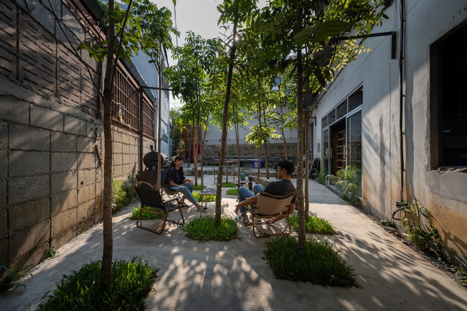 gimme shelter cafe and workshop thailand by housescape design lab