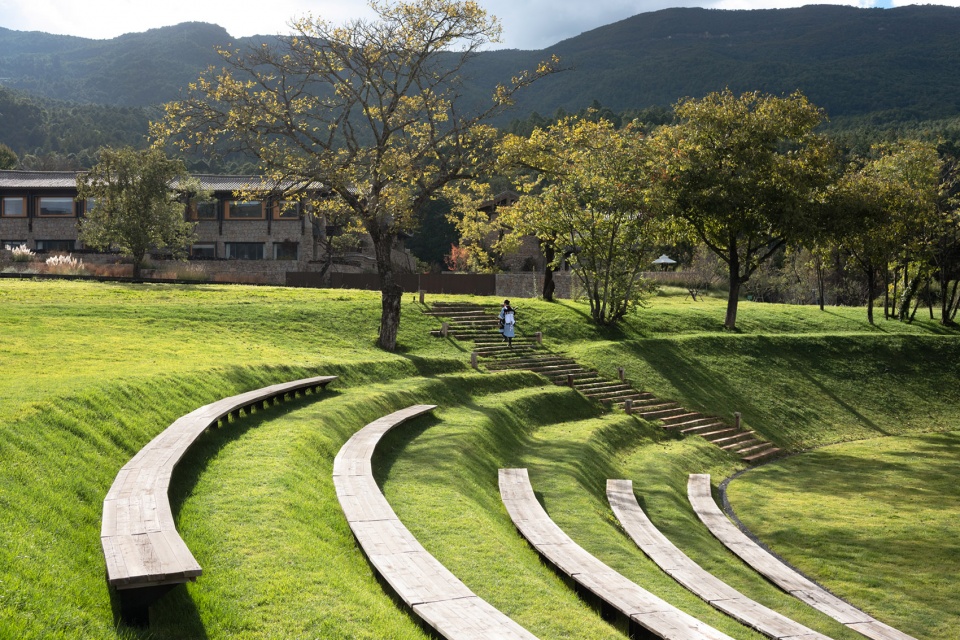 Wilderness Garden and Amphitheater Zscape