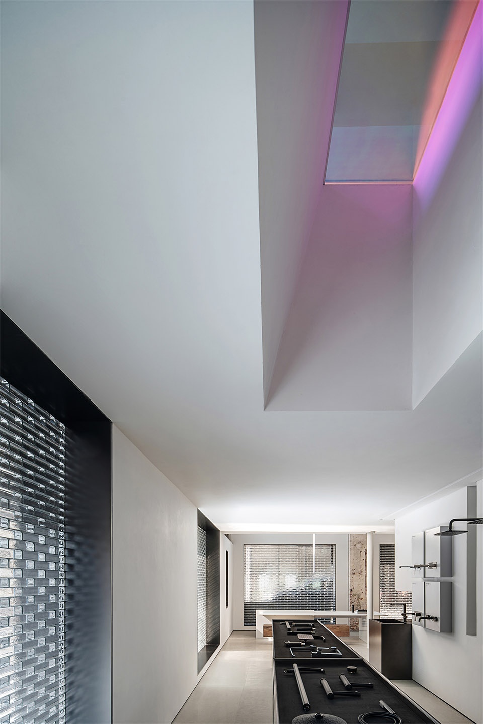 GABO GALLERY LEW ASSOCIATES