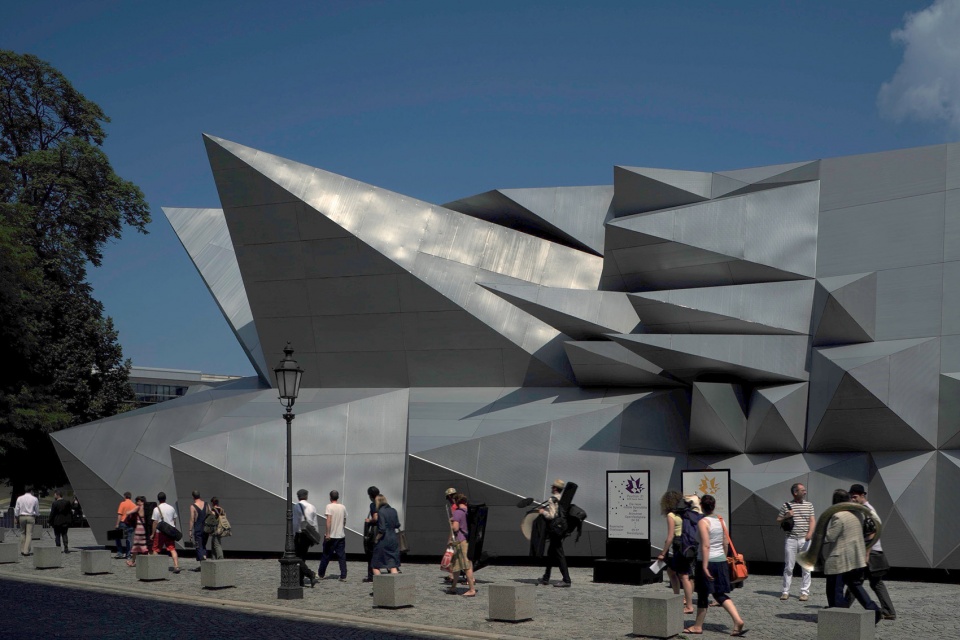 Pavilion 21 MINI Opera Space COOP HIMMELBLAU