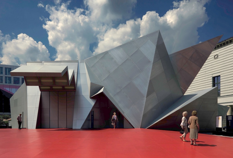 Pavilion 21 MINI Opera Space COOP HIMMELBLAU