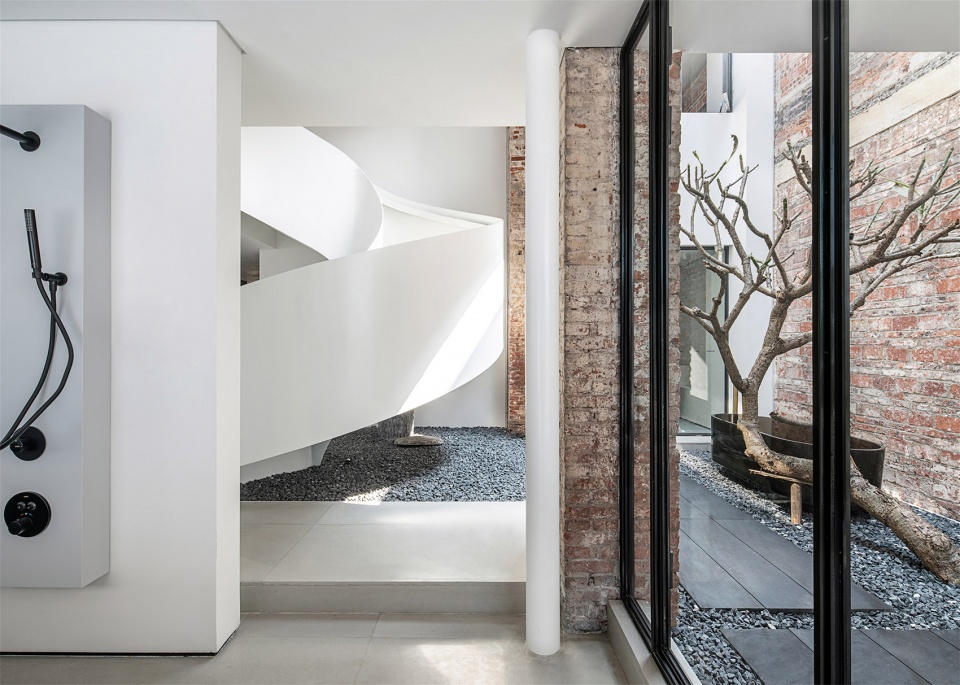 GABO GALLERY LEW ASSOCIATES