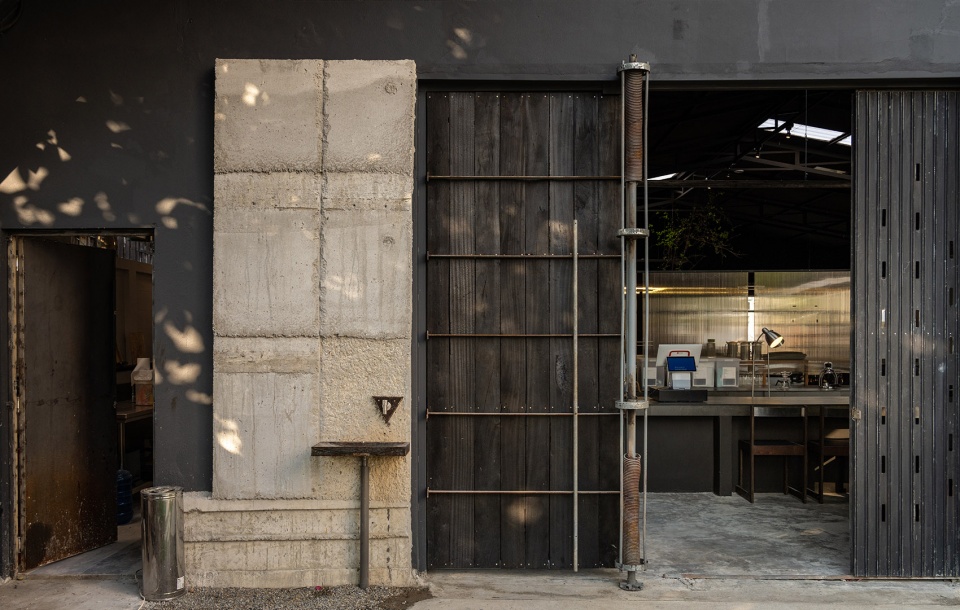 gimme shelter cafe and workshop thailand by housescape design lab