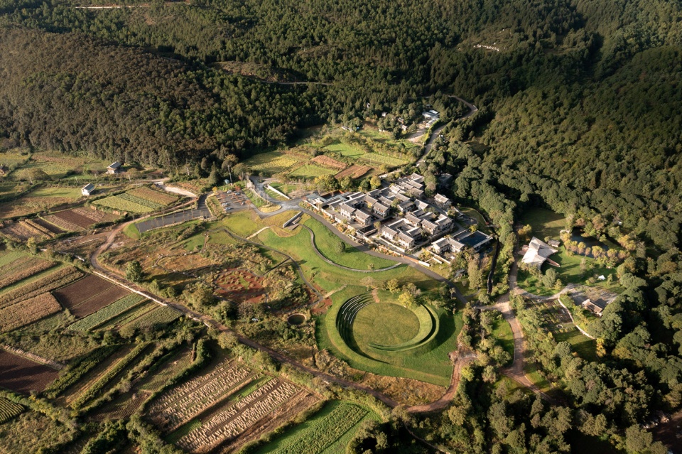 Wilderness Garden and Amphitheater Zscape