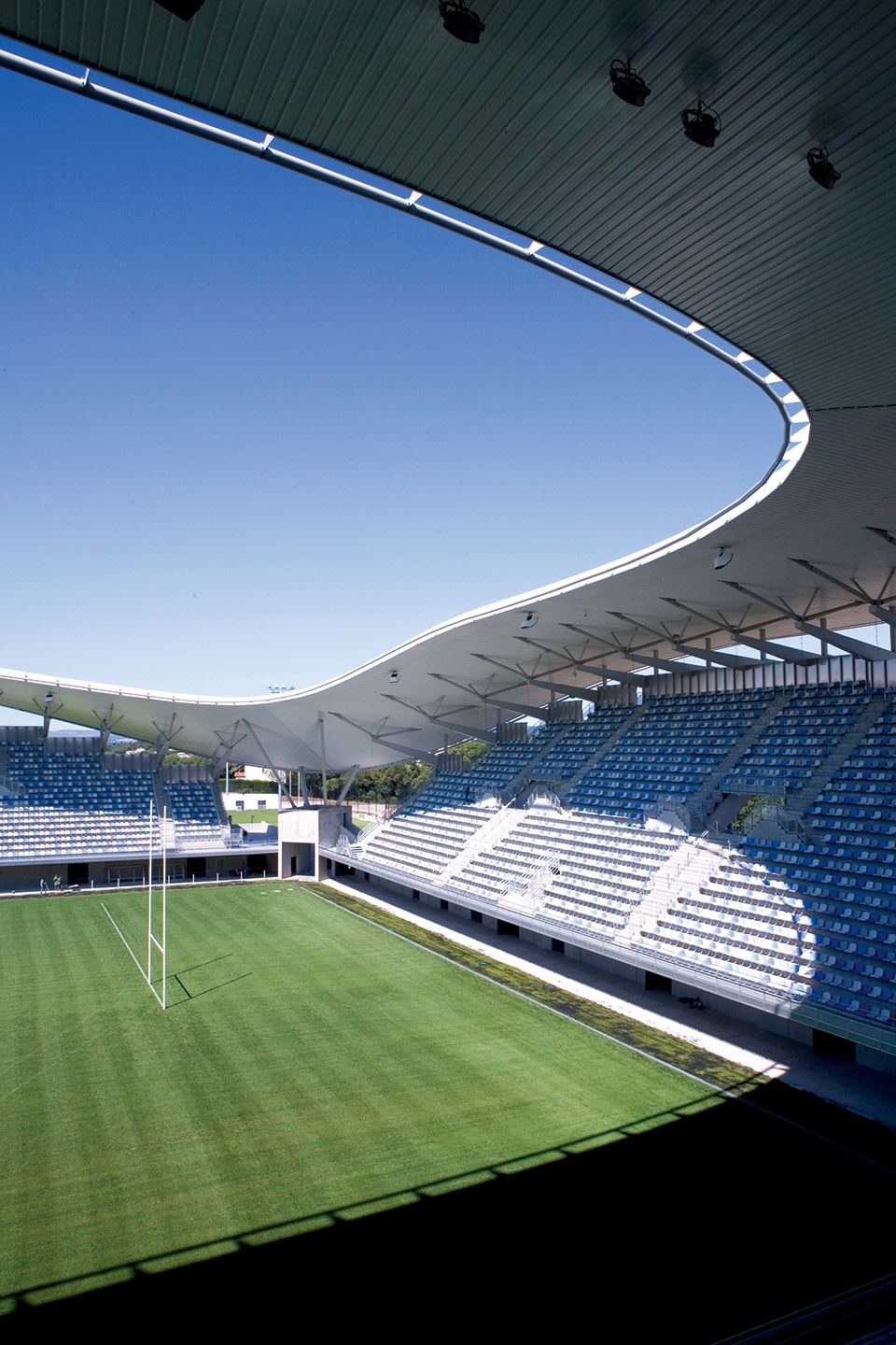 ggl stadium montpellier by a architecture