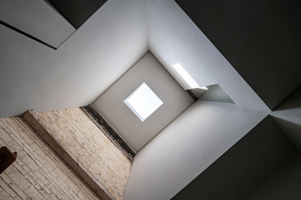 GABO GALLERY LEW ASSOCIATES