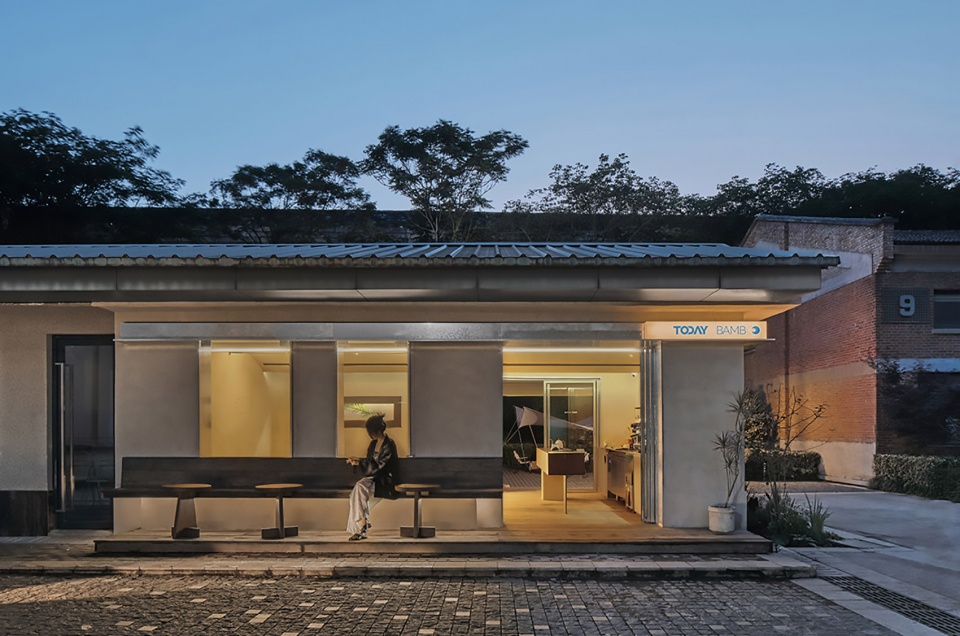 Today Cafe China by Yue Design Space Design Studio