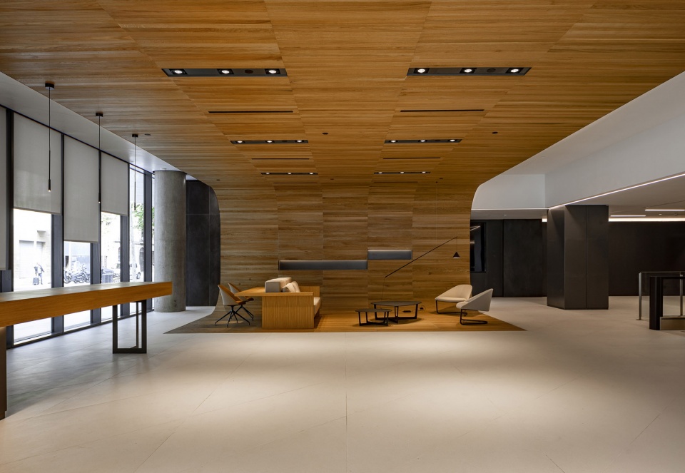 Sea Towers Office Building by GCA Architects